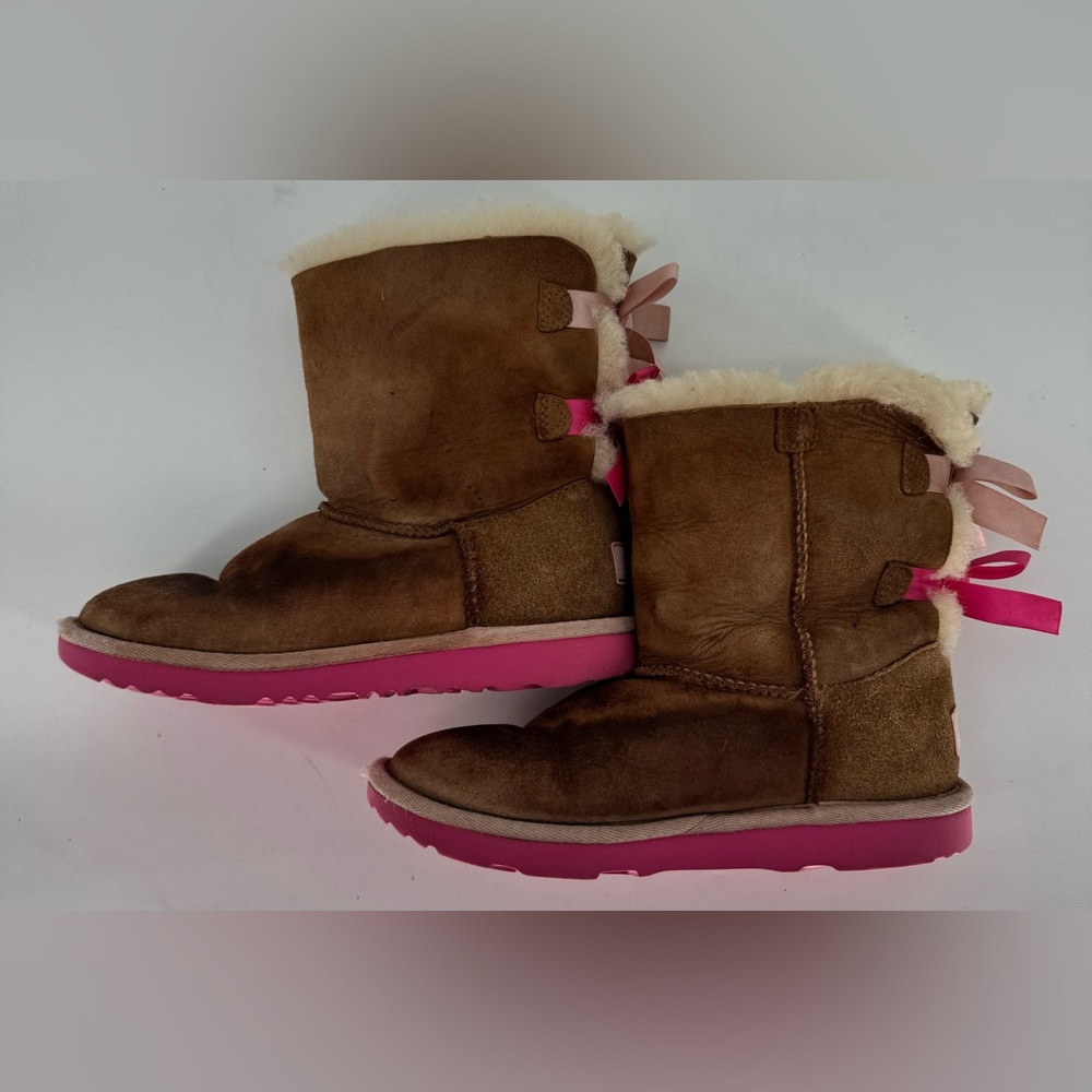 UGG Kids Brown Suede Boots with Pink Soles and Bows - Picture 3 of 7